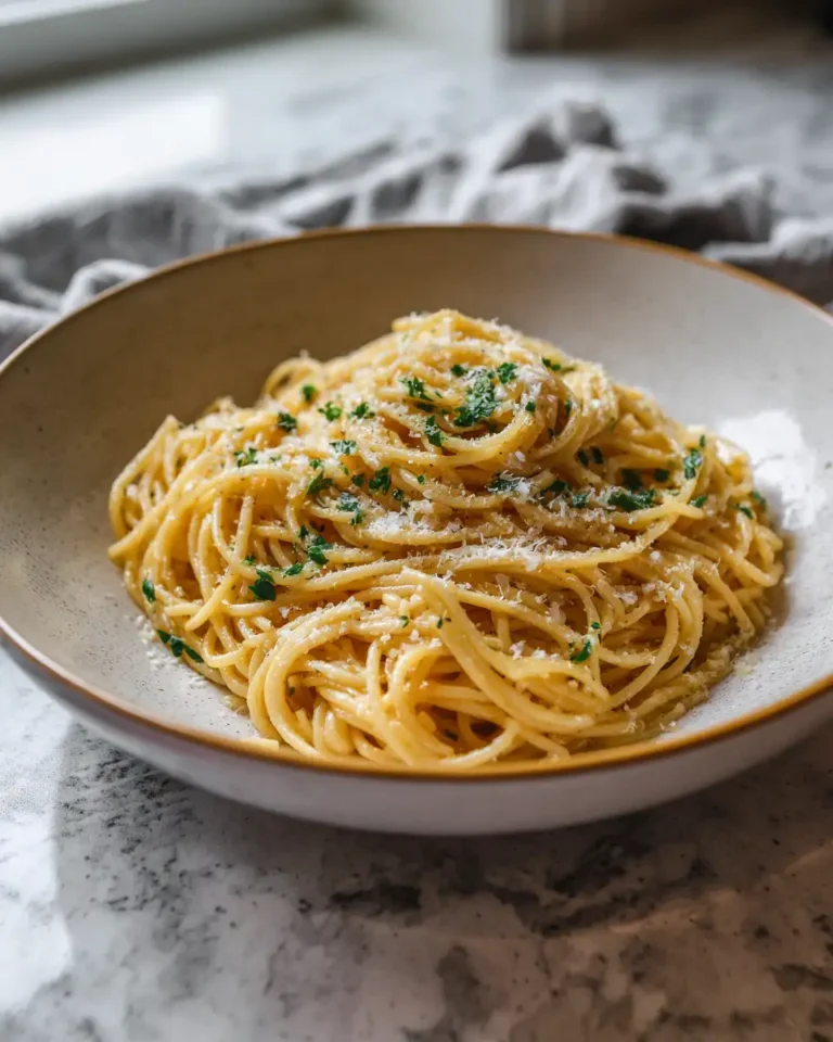 Irresistible Garlic Parmesan Spaghetti: A Flavorful Twist on a Classic Dish - Featured Image