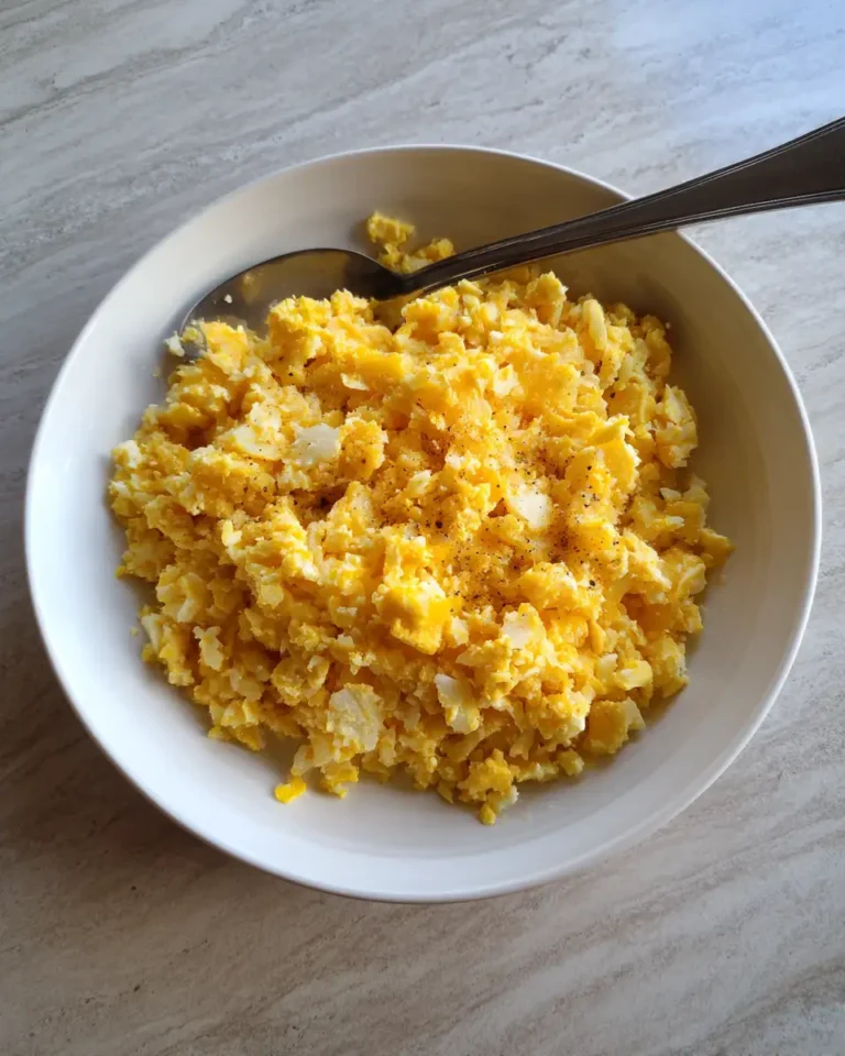 Effortlessly Delicious: Easy Cheesy Cauliflower Rice - Featured Image